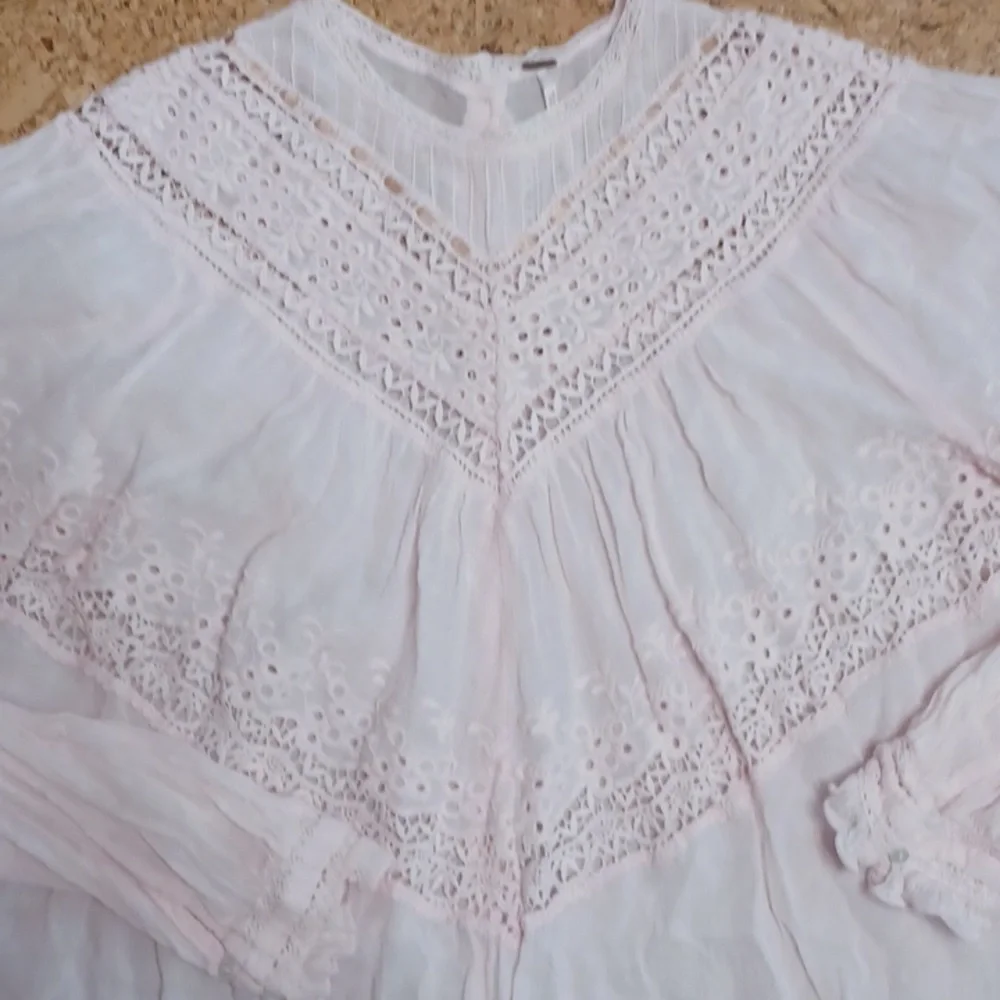 Free People Pale Pink Abigail Victorian Eyelet Lace Blouse Size L - Picture 3 of 8